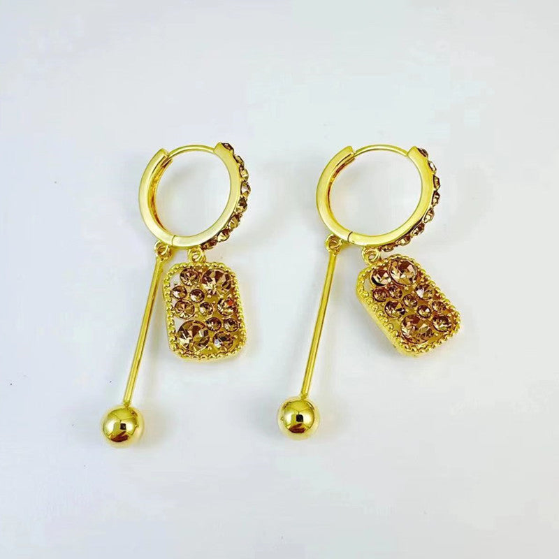 Luxurious and Sophisticated Geometric Stud Earrings with Full Diamonds